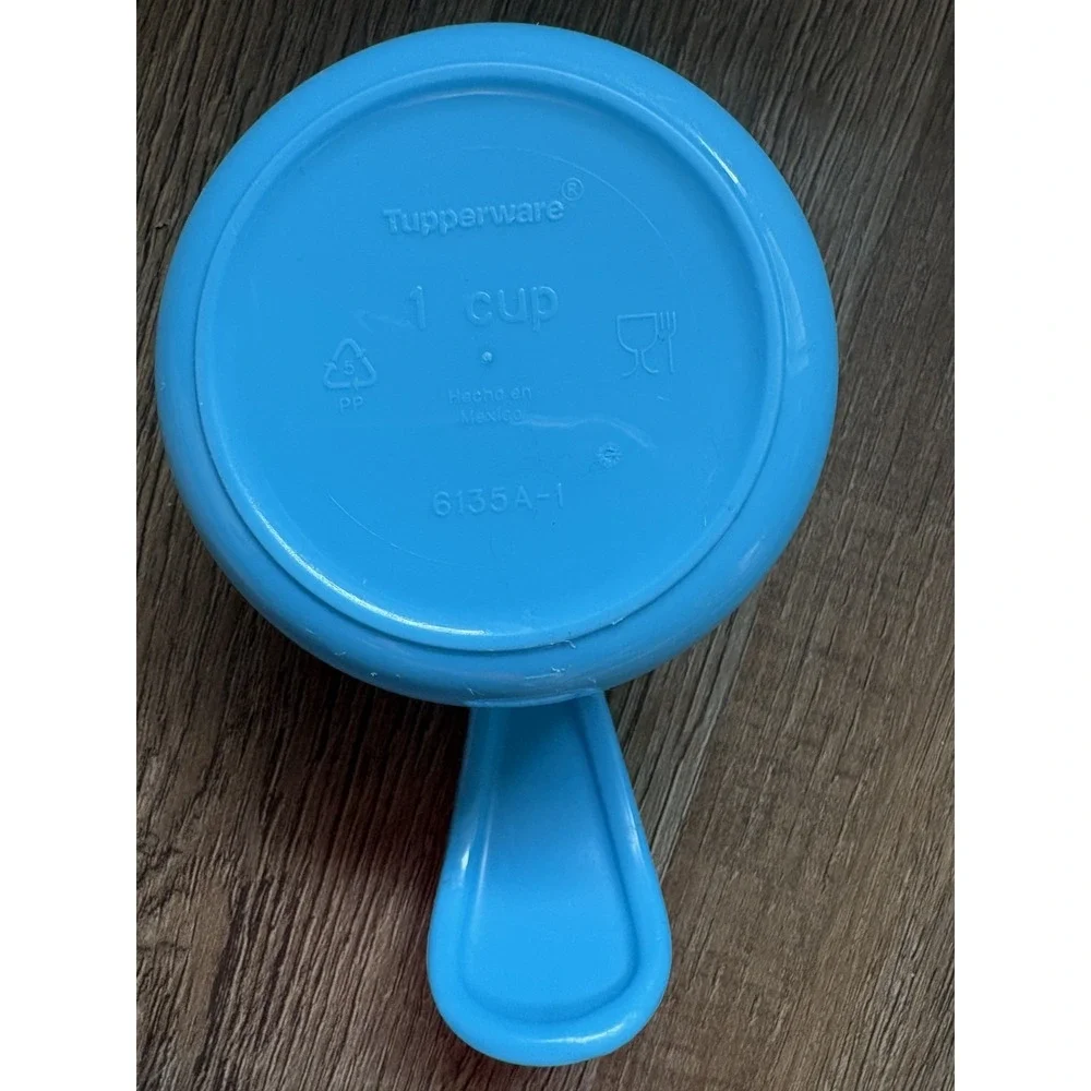Tupperware‎ Measuring Cups Blue Curved Handles Embossed Set Of 5 Hard To Find